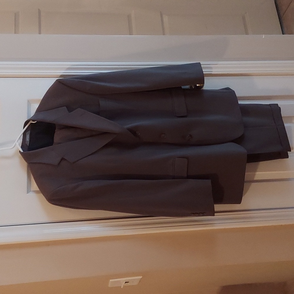 HAGGAR BLACK LABEL 3 BUTTON JACKET PLEATED CUFFED SUIT WOOL BLEND 44R 36/30